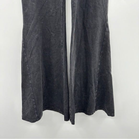 Offline by Aerie OG Foldover High Waisted Super Flare Legging in Washed Black XS - Picture 4 of 12